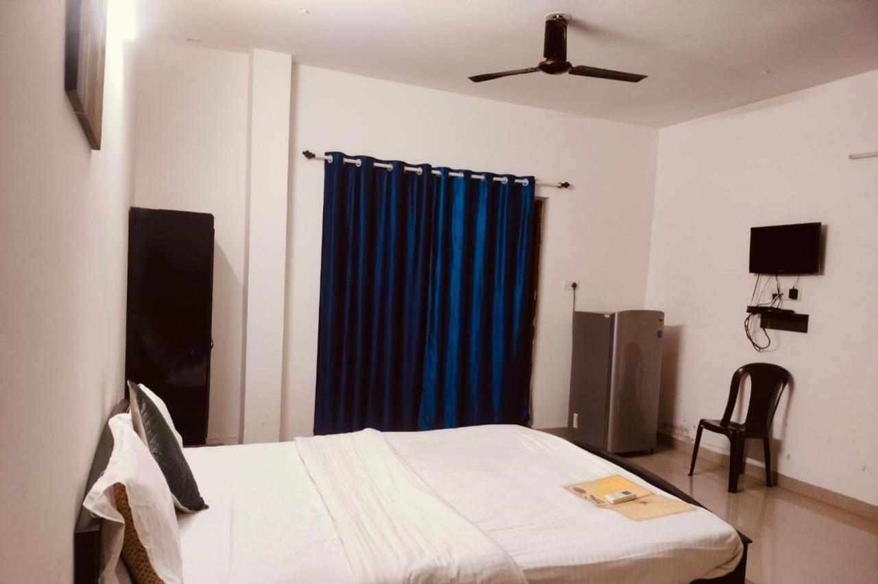Hotel Explorer Calangute Luaran gambar